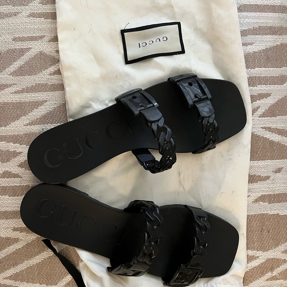 Womens Gucci sandals with duster bag